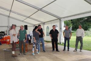 Nagrade so podelili predstavniki organizatorja in sponzorjev tekmovanja